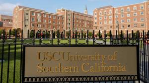 La costosa Universidad del Sur de California ofrecerá la matrícula gratis a estudiantes de familias con bajos ingresos