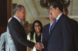 Lavrov planteó en Caracas ampliar la cooperación militar con el régimen de Maduro
