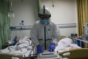 Científicos españoles calculan al menos 3.000 muertes en el mundo por coronavirus