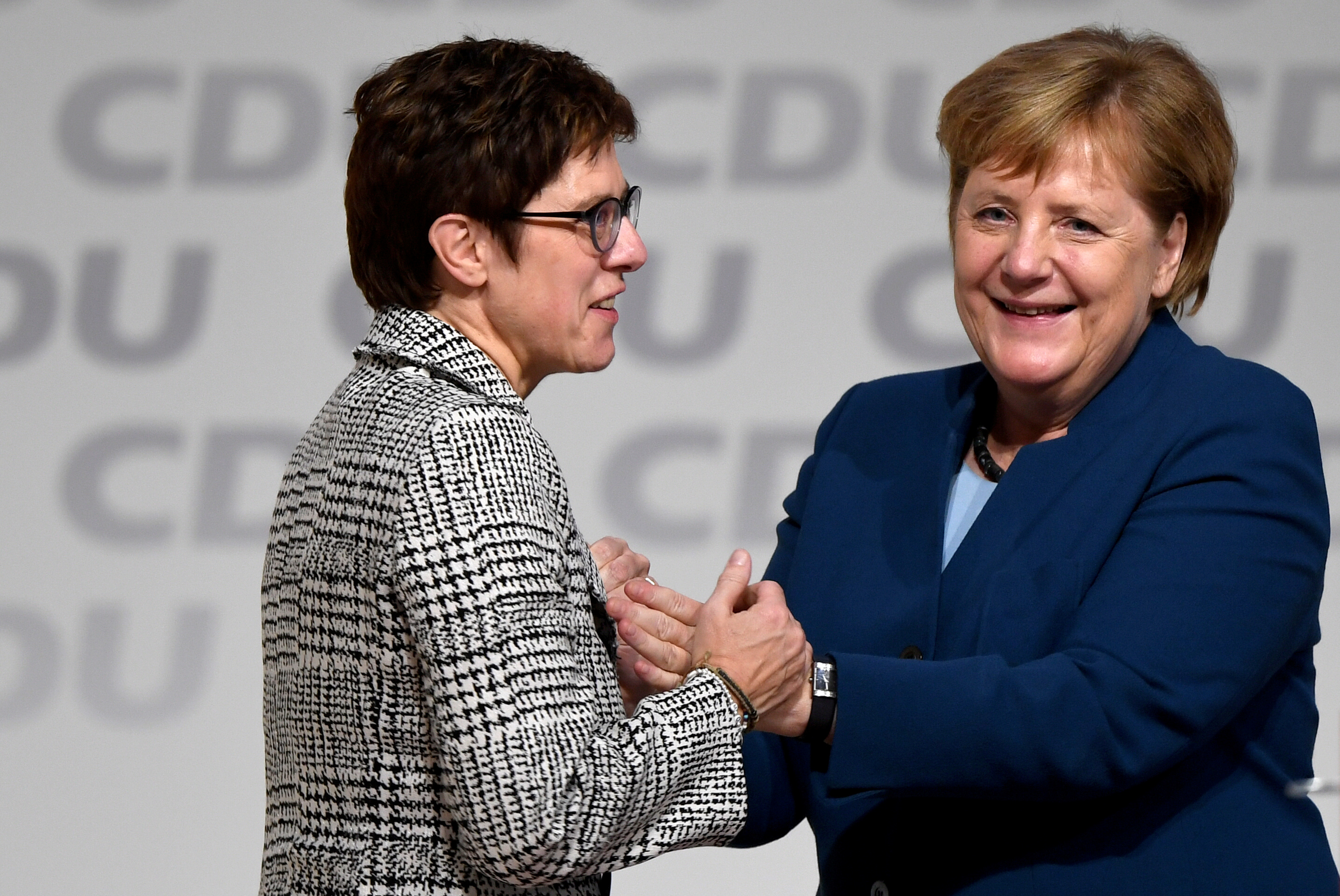 La crisis política en Alemania deja fuera de carrera a la sucesora elegida de Merkel