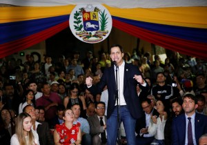 “¡Sí se puede!”: Guaidó enfrentó a la dictadura cobarde de Maduro tras llegar a Venezuela