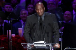 Michael Jordan recordó su épico meme en el homenaje a Kobe Bryant (Video)