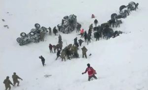 EN FOTOS: Así fue el rescate de las víctimas de la avalancha en Turquía