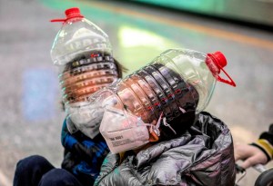 Bajan los nuevos contagios en China, aunque se superan ya los 2.000 muertos
