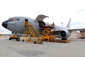 Avión militar colombiano parte a China para repatriar a ciudadanos por el coronavirus