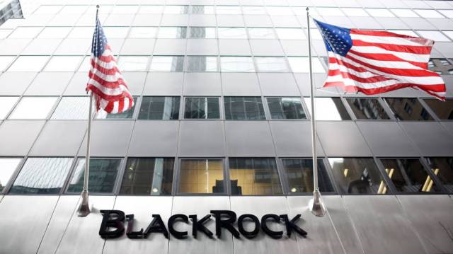 El giro verde de BlackRock acelera la revolución de las empresas petroleras