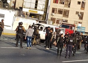 “Lanzaron granadas”: Tiroteo en la autopista Francisco Fajardo terminó con tres abatidos (FOTO)