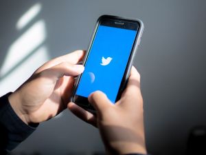 Twitter sorprende con alza en número de usuarios y supera expectativa de ingresos