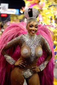 Las “gordibuenas” se apoderan del Carnaval de Brasil 2020 con exóticas figuras (Fotos)
