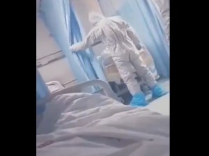 El aterrador VIDEO desde la cama de un delicado paciente de coronavirus en China