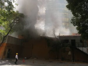 En Video: Se incendió restaurante ubicado en El Rosal #27Feb