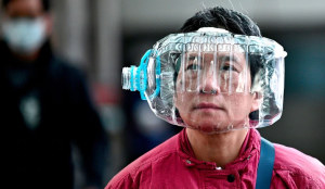 Con mascarillas y lentes países preparan sus arsenales contra el coronavirus