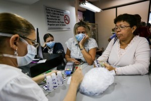 Dolor “de bolsillo”: Lo que sufren los venezolanos cuando buscan analgésicos en las farmacias