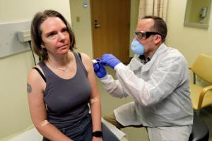 Vacuna contra el coronavirus inicia fase experimental en Seattle