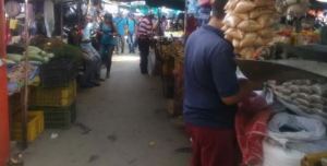 En el mercado de Valera no paran y venden tapabocas caseros a los clientes (Fotos)