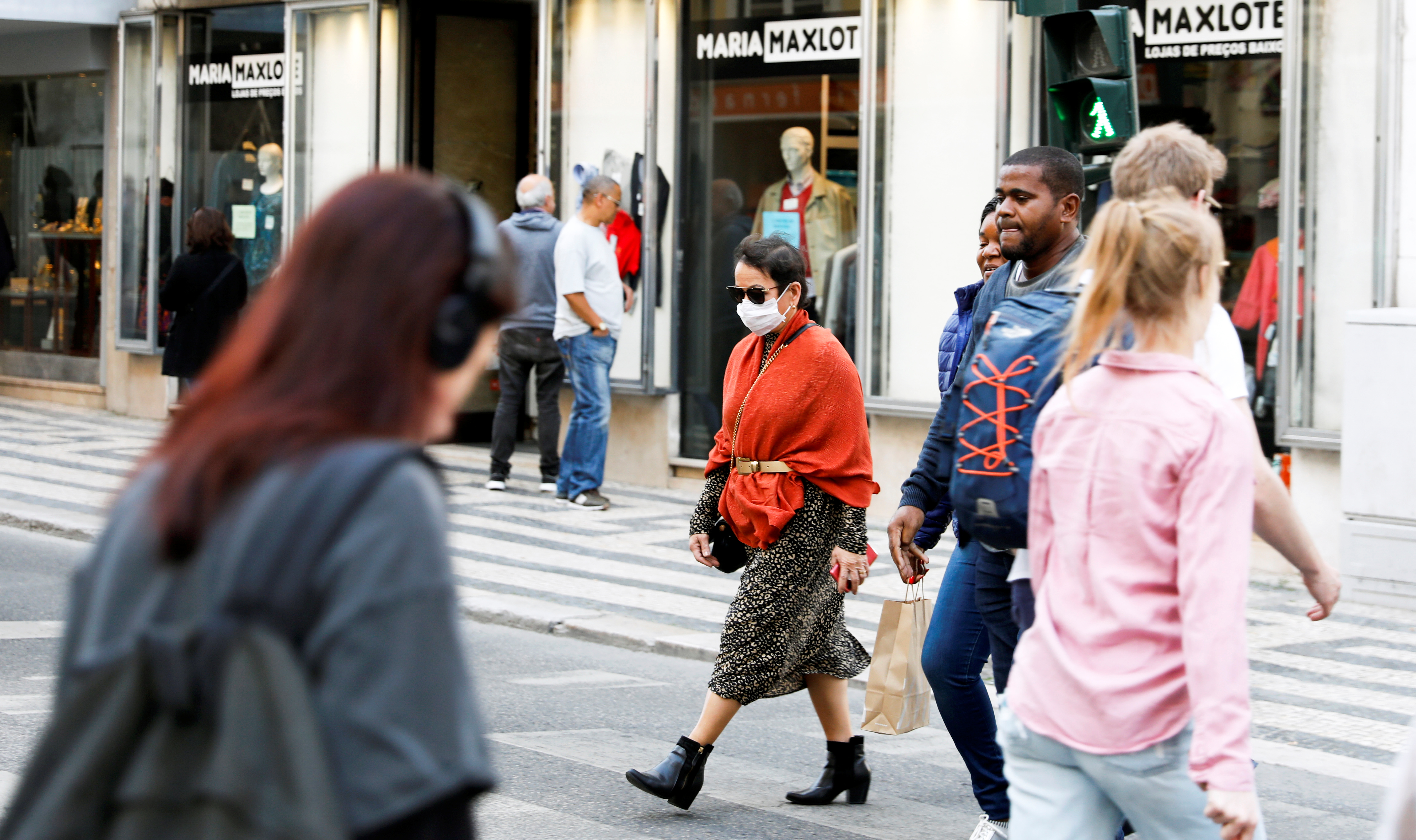 Portugal limita pasos fronterizos con España y refuerza controles sanitarios