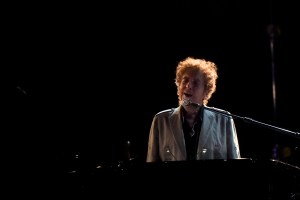 Cancelan conciertos de Bob Dylan en Japón ante propagación de coronavirus