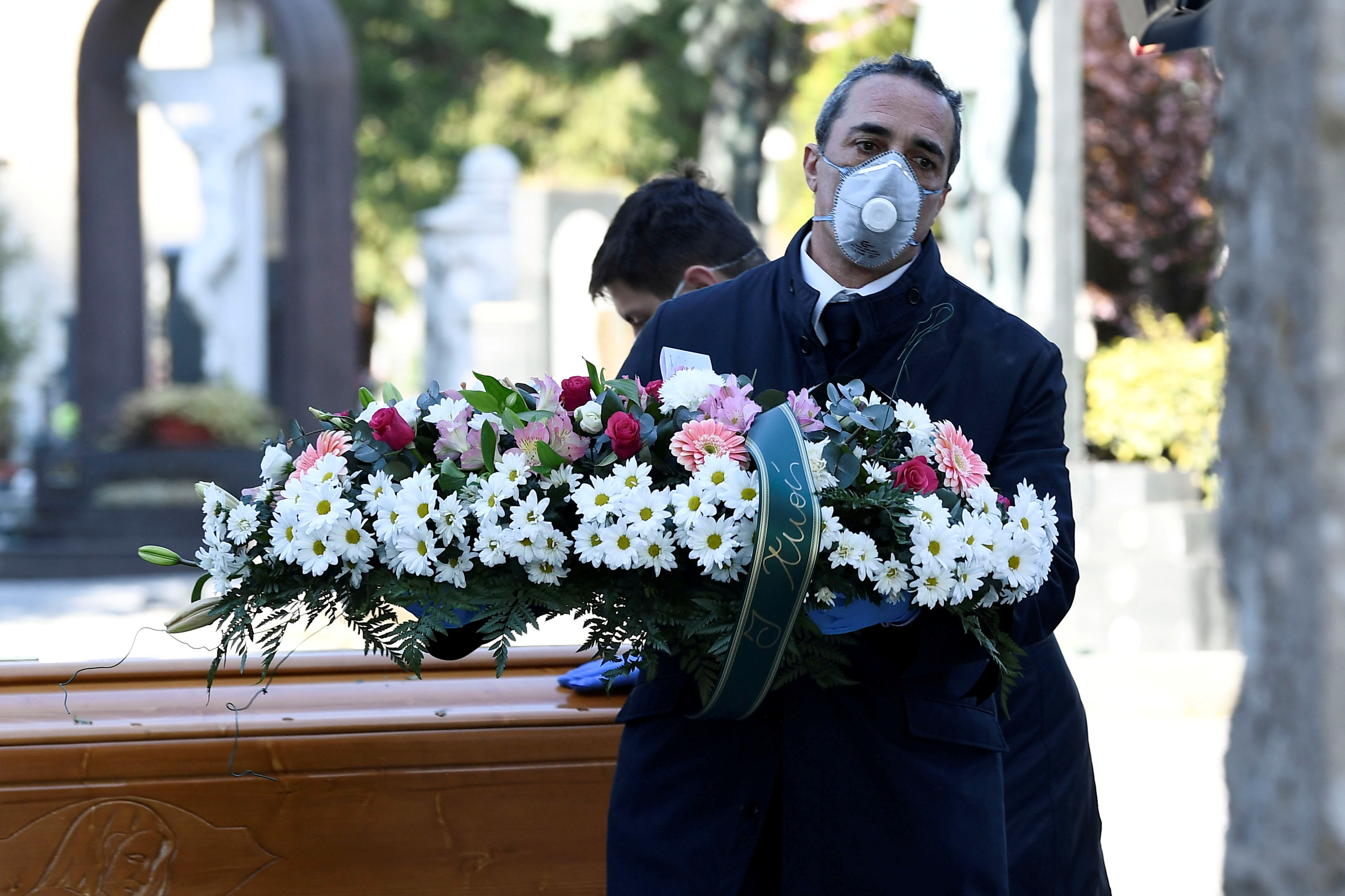 Muertos en Italia superaron los siete mil mientras siguen bajando los nuevos contagios