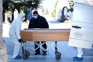 Italia registra 651 muertes en un día por coronavirus