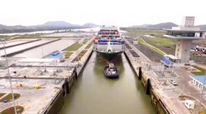 Cruceros afectados por pandemia de COVID-19 entran al Canal de Panamá