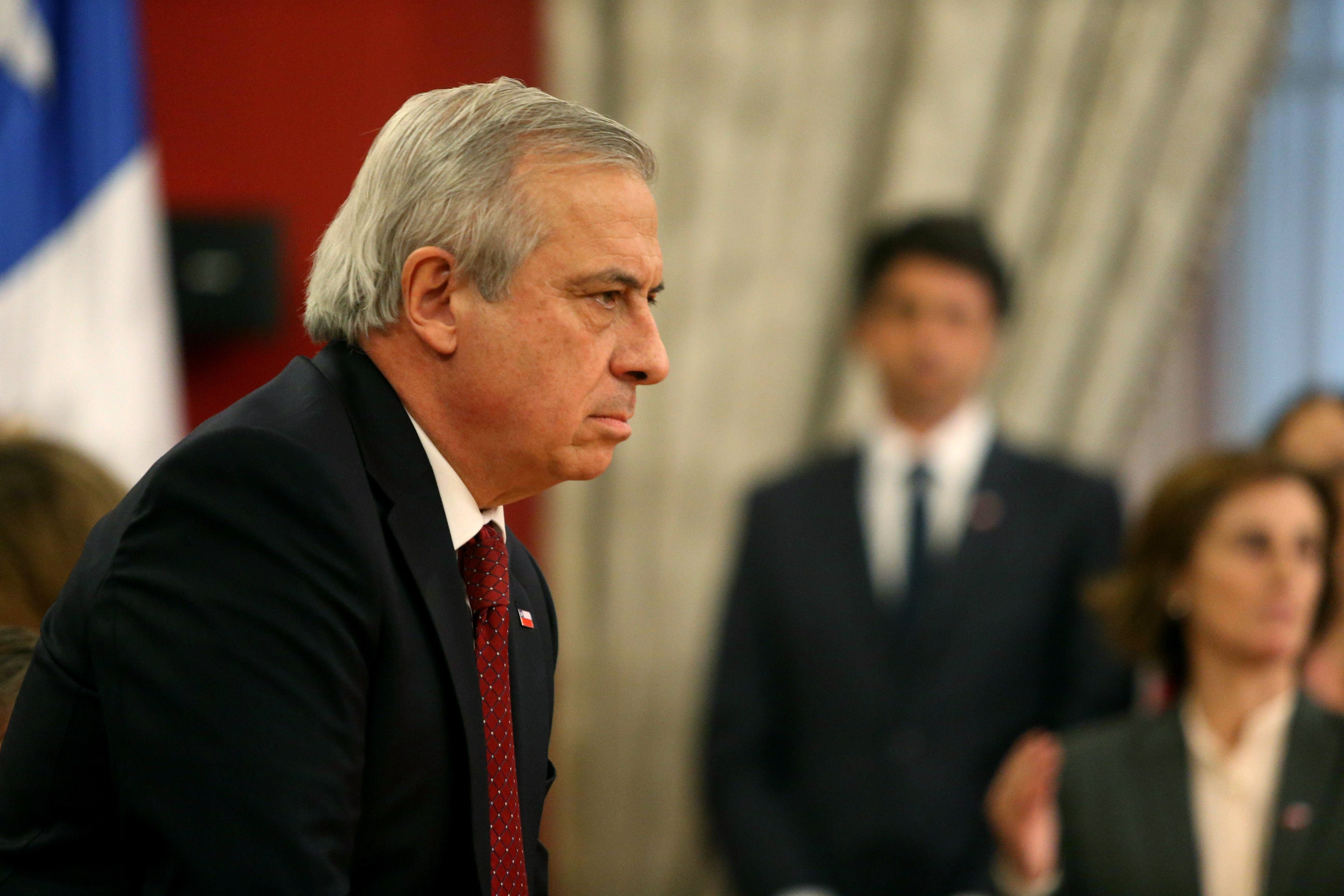 Renuncia ministro de Salud de Chile en plena crisis de coronavirus