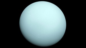 Descubren el secreto del extraño entorno magnético de Urano
