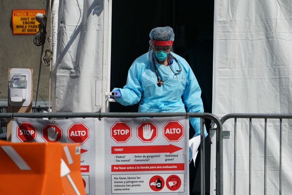 Enfermero de Manhattan filtra desgarradora imagen de camión con muertos por coronavirus