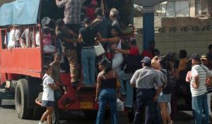 Régimen cubano obliga a compartir el vehículo ante la crisis de gasolina en la isla