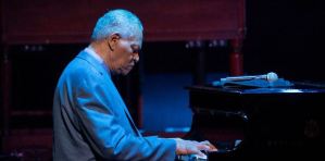 Murió el emblemático pianista de jazz McCoy Tyner, del cuarteto de Coltrane