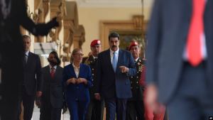Asesor de Trump: Es la última oportunidad de Maduro para salir negociando del poder