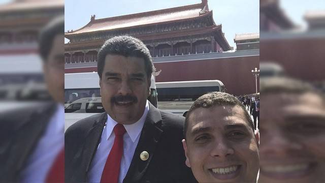 Maduro y su “capitán abrazador” previenen el coronavirus al son del “Caderú” (VIDEO)
