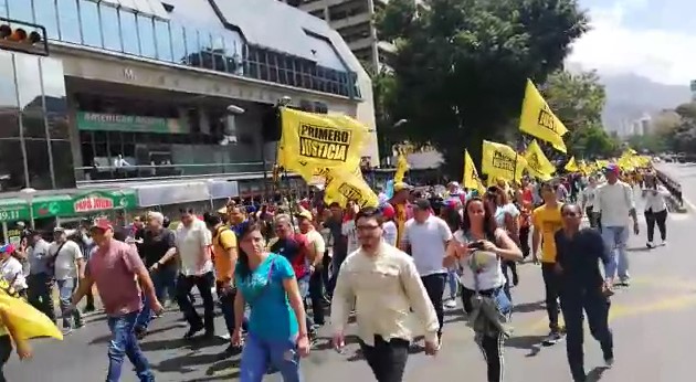 Partió la marcha desde Parque Cristal rumbo a Chacaíto #10Mar (VIDEO)