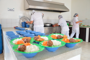 Carne y pollo desaparecen del Programa de Alimentación Escolar (PAE)