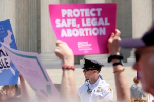 Jueces de la Corte Suprema divididos en caso de aborto en Louisiana