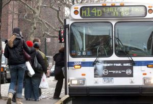 Acceso a buses en Nueva York será por puerta trasera para evitar contagios