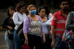 Maduro pidió alargar confinamiento en Venezuela pero la gente tiene hambre y debe salir (Video)
