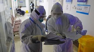 Sin precedentes: Un hombre contrajo una doble infección de coronavirus en Islandia