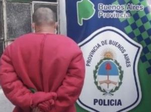 Cuarentena en Argentina: Se disfrazó de “Barney” para ver a su novia y terminó detenido