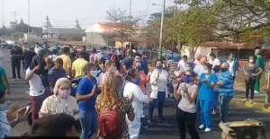 Médicos y enfermeros protestan en Barinas ante la falta de combustible #29Mar (Video)