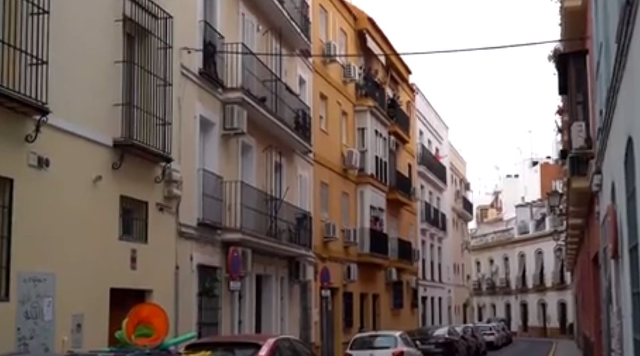 Niños de España cantaron “Hola, don Pepito” desde los balcones para vencer al coronavirus (Video)