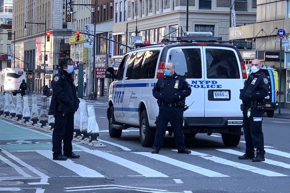 NYPD enviará 600 policías a las calles para reforzar distanciamiento social por coronavirus