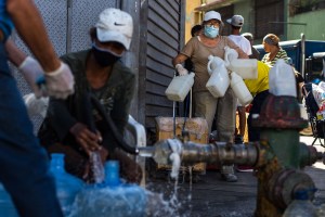 Tomás Sáez: Venezolanos luchan por vivir entre la pobreza y la amenaza del coronavirus