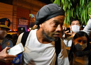 El pedido especial de Ronaldinho al hotel donde cumple con la prisión domiciliaria