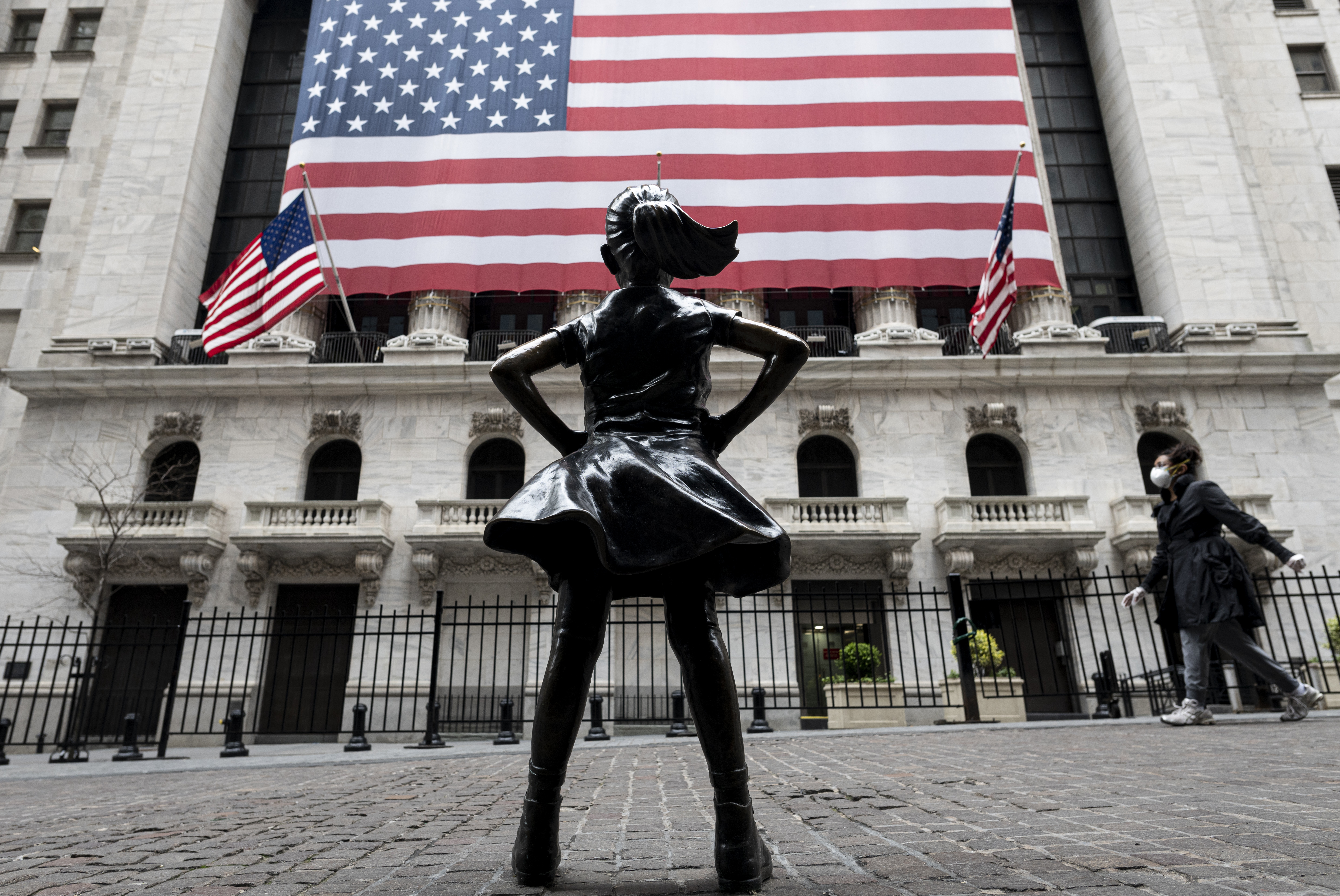 Wall Street abre en rojo por alza de desempleo en EEUU y el Dow Jones baja 0,72 %