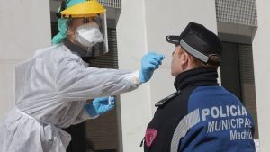 ALnavío: En España los contagios por coronavirus se derrumban de un máximo de 9.222