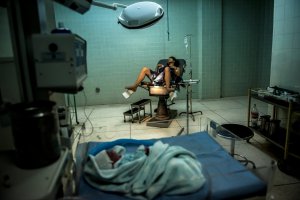NYT: Dar a luz en Venezuela, un riesgo mortal (Fotos)