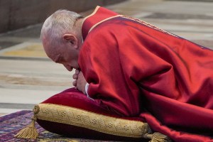 El papa Francisco no presidirá la misa de fin de año por una “dolorosa ciática”