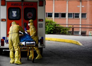 España registra 551 fallecidos por coronavirus en un día