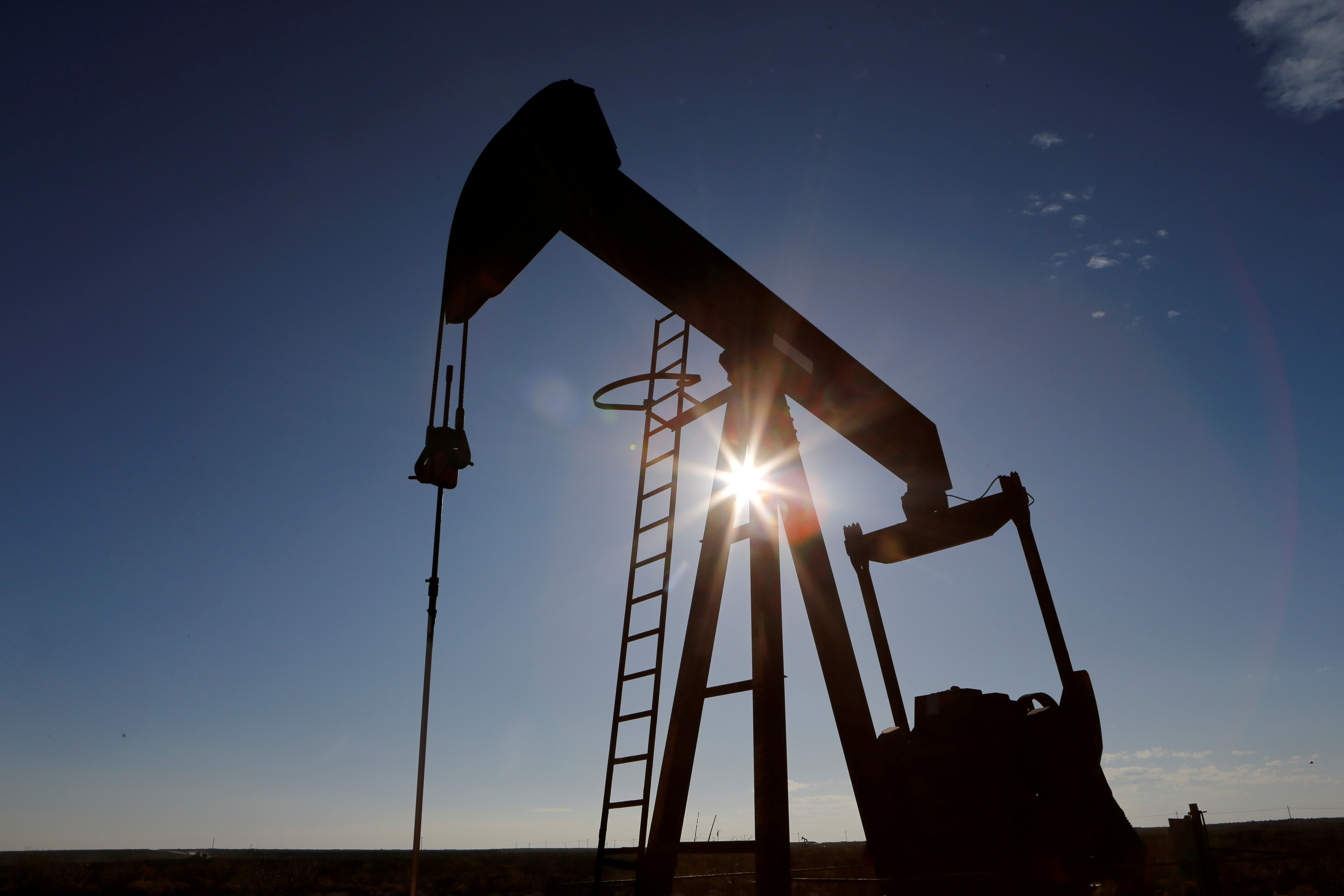 Barril de petróleo WTI registró su precio más bajo desde 2002
