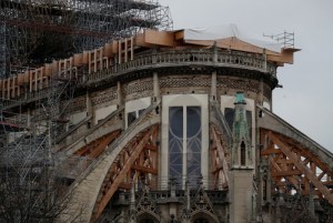 Confinamiento por coronavirus suma demoras a restauración de Notre-Dame